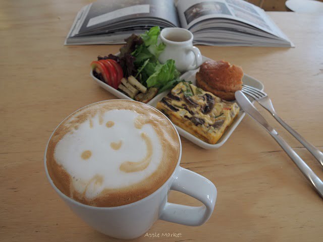 Café Paper Flight紙飛機@極簡風氣質小店 簡約早餐盤讓人很喜歡 可以悠閒閱讀 也能輕鬆聊聊