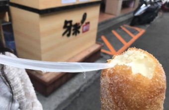 台中龍井│牙米熱狗。起司熱狗牽絲15公分竟然不會斷！韓式熱狗口感全新體驗！