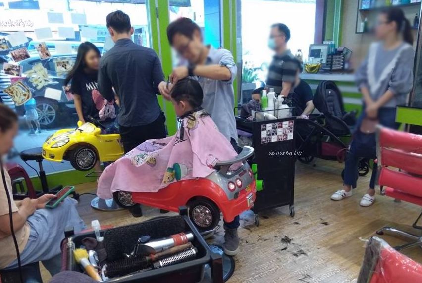 香港風美髮沙龍｜兒童卡通造型剪髮 貓咪大戰爭 台中兒童剪髮