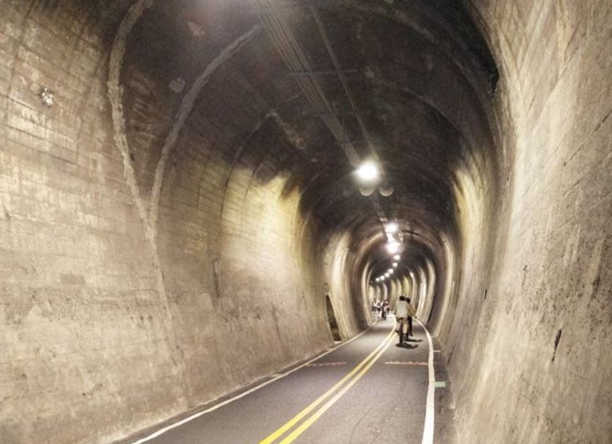 台中一日遊｜后豐鐵馬道，騎單車過花樑鋼橋、九號隧道 可騎到台中花博后里馬場森林園區