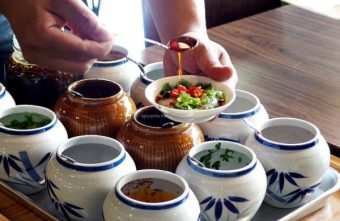 熱血採訪｜黃金張老甕東北酸菜鍋超澎派，還有手工自製麵食小點、韭黃鮮蝦鍋貼