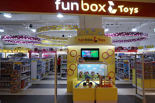 秀泰玩具店│麗嬰國際 funbox toy 千萬不要帶小朋友來逛會失心瘋
