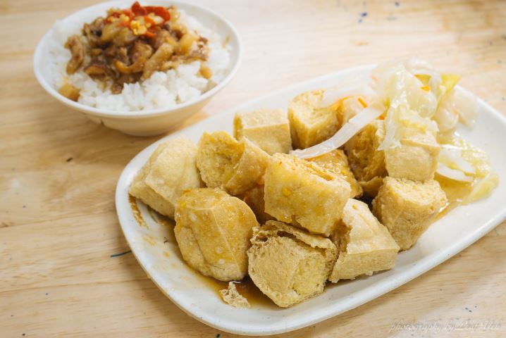 內湖臭豆腐推薦│湖光市場周邊南京七里香臭豆腐，一口一口就是唰嘴