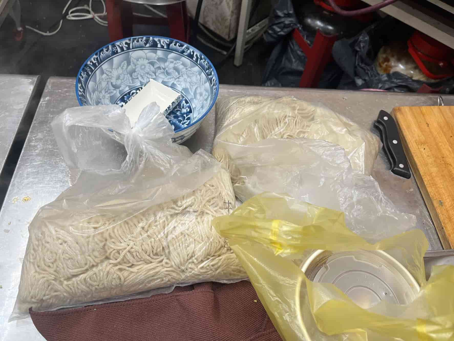 牛八寶港式牛肉麵飯