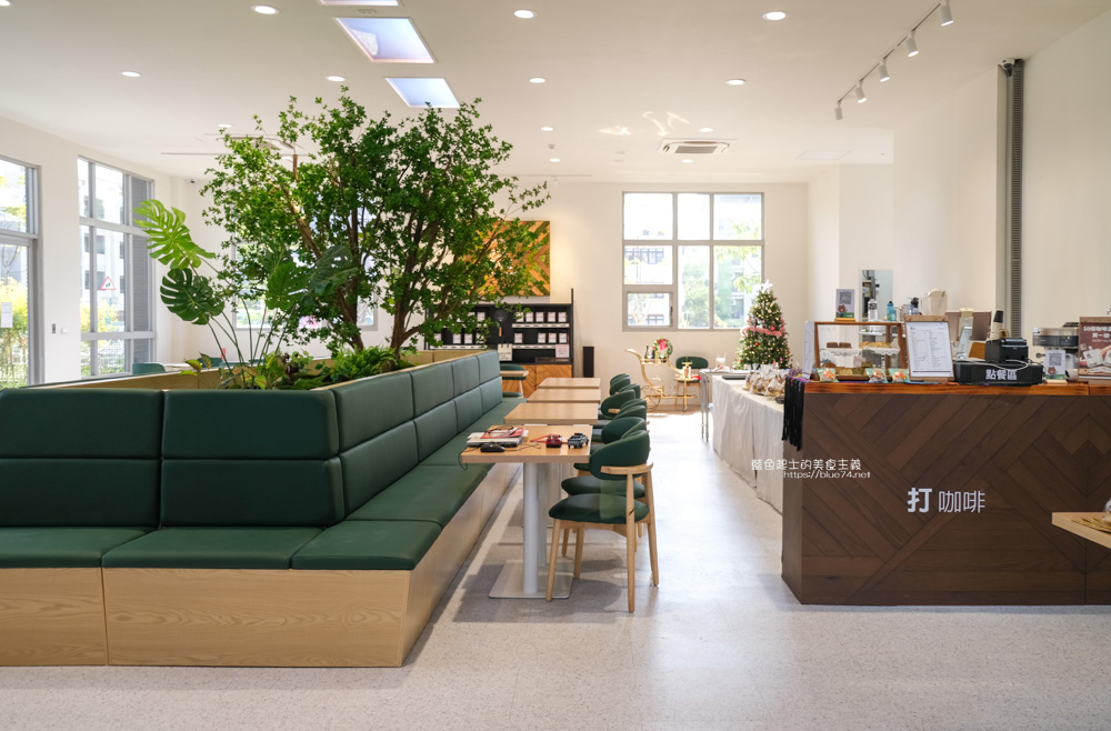 DYC打咖啡溪東圖書館門市