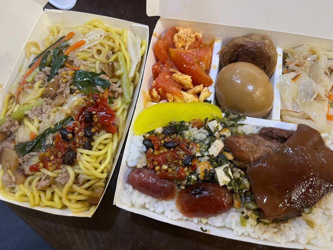 阿華炒麵魯肉飯