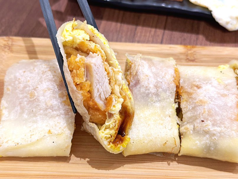 台中東區早餐推薦,食飽板燒吐司,大份量酥皮蛋餅,現點現做的高CP值美味早餐 6 2026 08 31 013548
