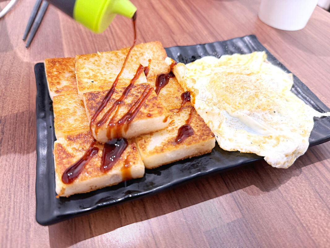 台中東區早餐推薦,食飽板燒吐司,大份量酥皮蛋餅,現點現做的高CP值美味早餐 7 2026 08 31 013553