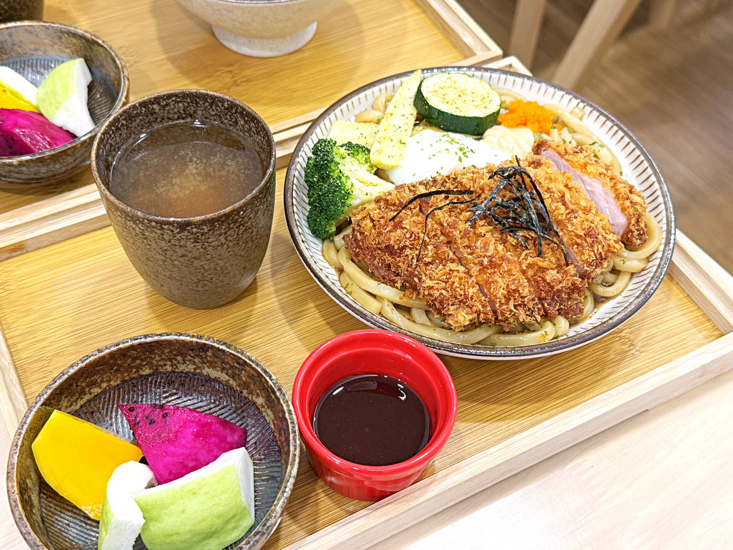 台中大里辻牧手作丼飯,丼飯滿滿牛肉,裡面還藏一顆滷蛋 7 2026 08 31 023100