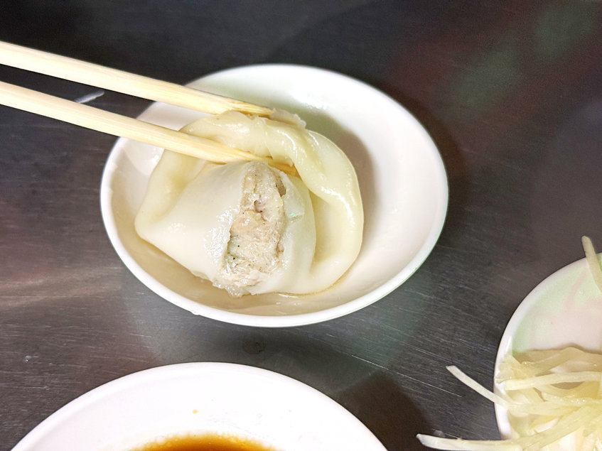 台中忠孝路夜市美食,老字號手工小籠包、鍋貼,皮薄多汁晚來吃不到 6 2026 08 31 134705