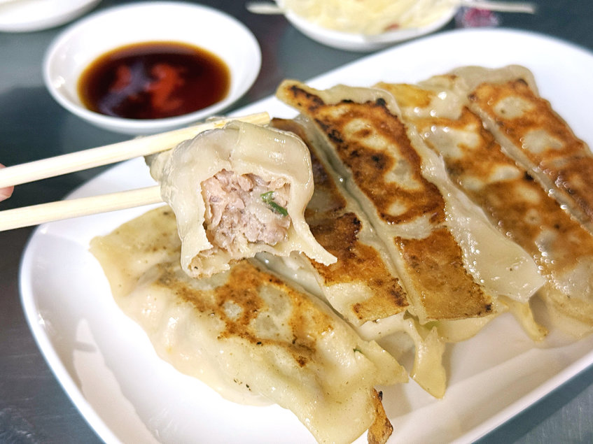 台中忠孝路夜市美食,老字號手工小籠包、鍋貼,皮薄多汁晚來吃不到 8 2026 08 31 134733
