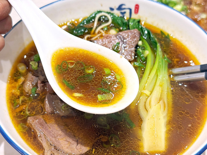 台中牛肉麵推薦!文心路淘淘麵館,厚實牛肉肉塊好吃不乾柴~ 9 2026 08 31 152234